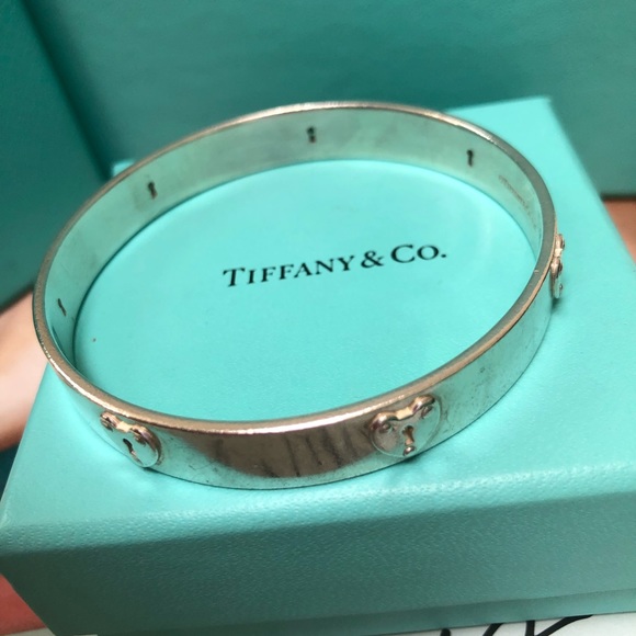 Tiffany & Co. Jewelry - 🔴Authentic TIFFANY & CO Heart Lock Bangle 🔴❤️